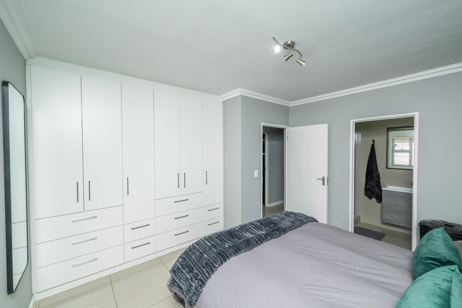 To Let 3 Bedroom Property for Rent in Zonnendal Western Cape